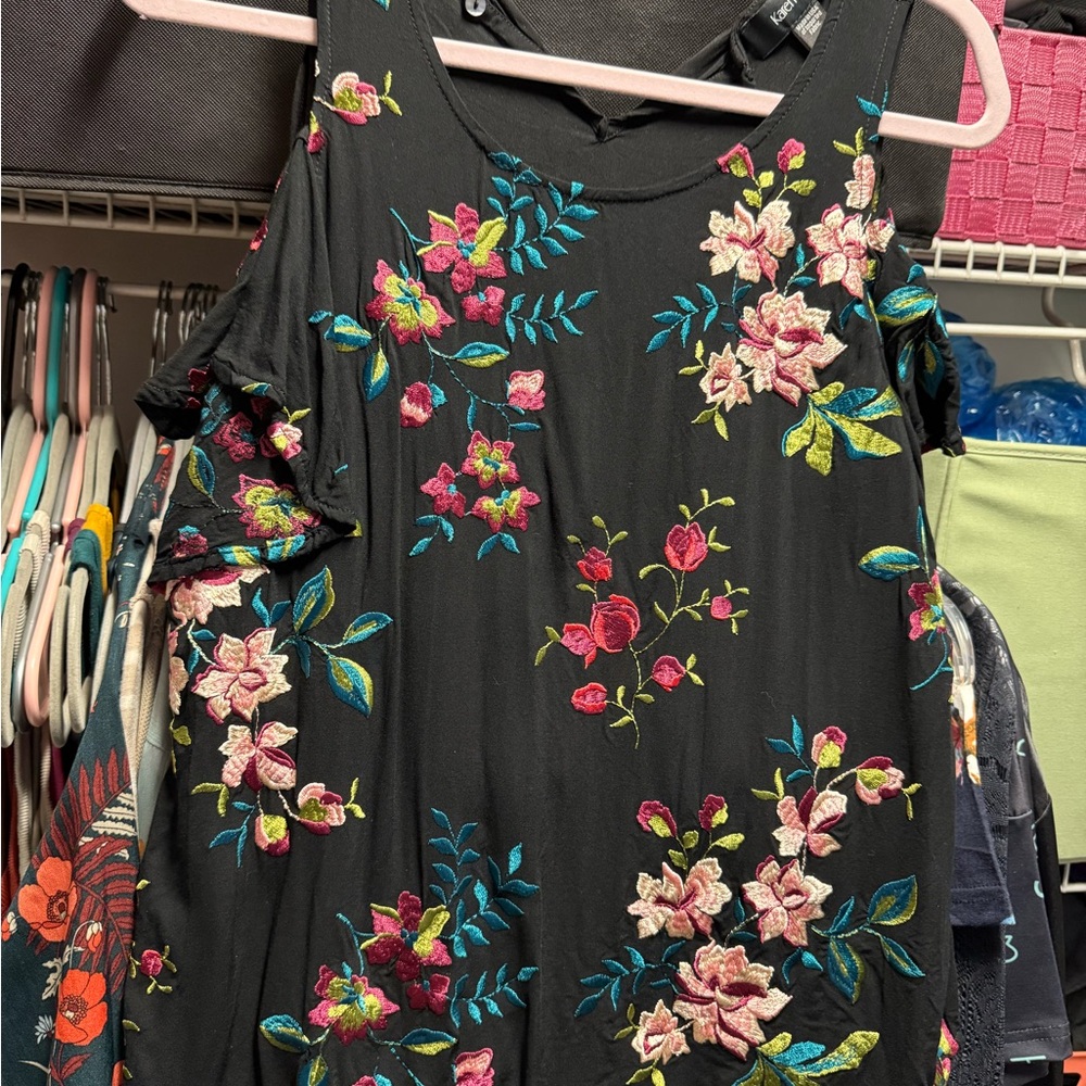 Floral Embroidered Black Sleeveless Top